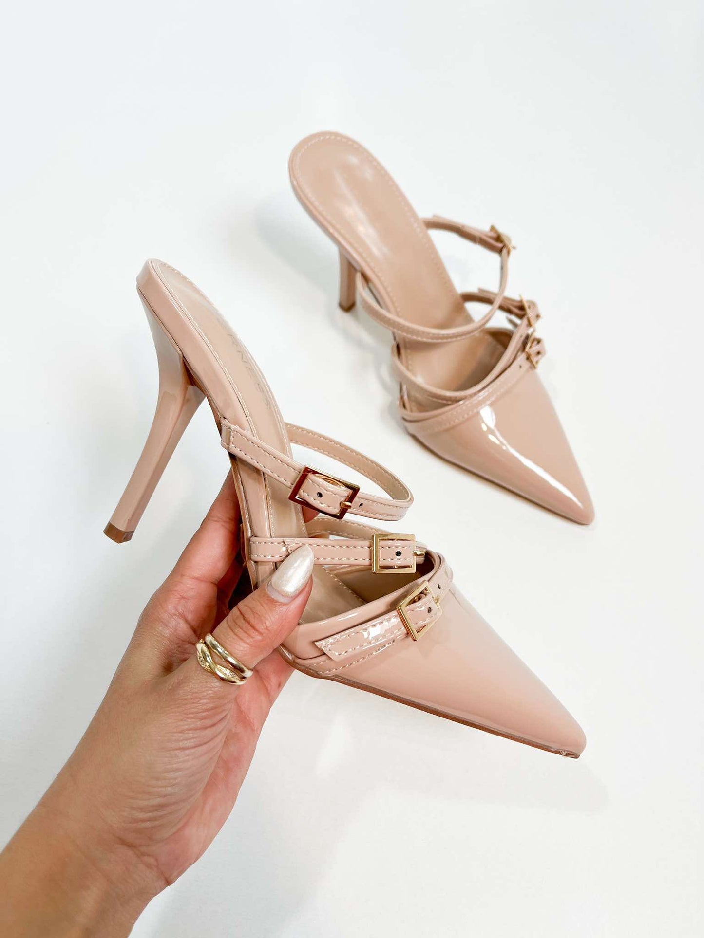 GINEBRA NUDE
