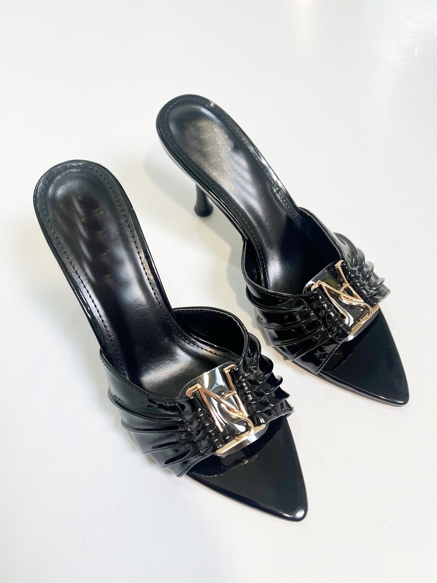 ARIADNA BLACK
