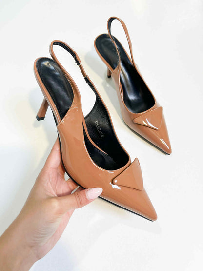 VALERIA CAMEL